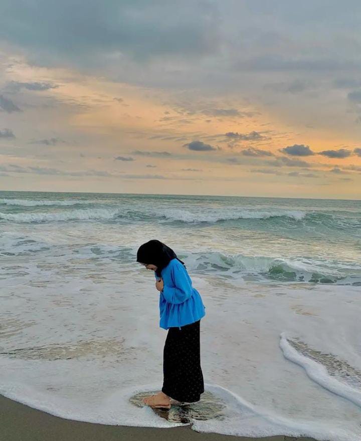 Kalijati Beach: The Hidden Gem in Cilacap That Invites You to Play in the Waves!
