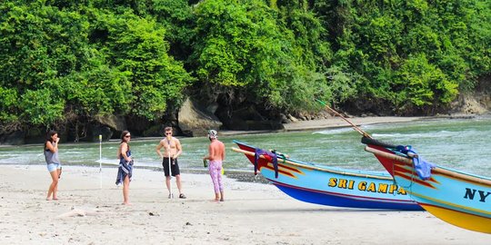 Pantai Kalijati: Hidden Gem with Calming Waves in Cilacap